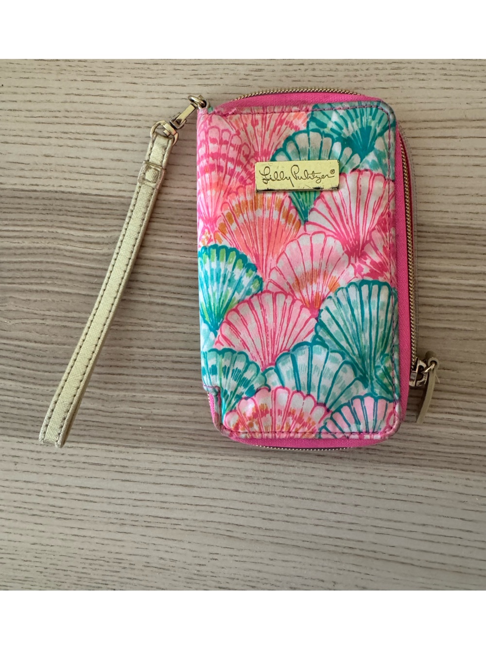 Lilly Pulitzer Multicolor Shell-Print Wristlet in Pink & Teal